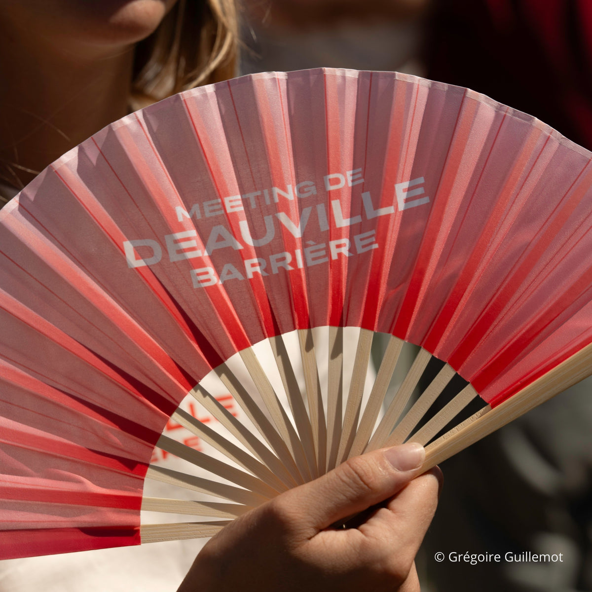 Deauville Barrière Meeting Fan Ombre Pink