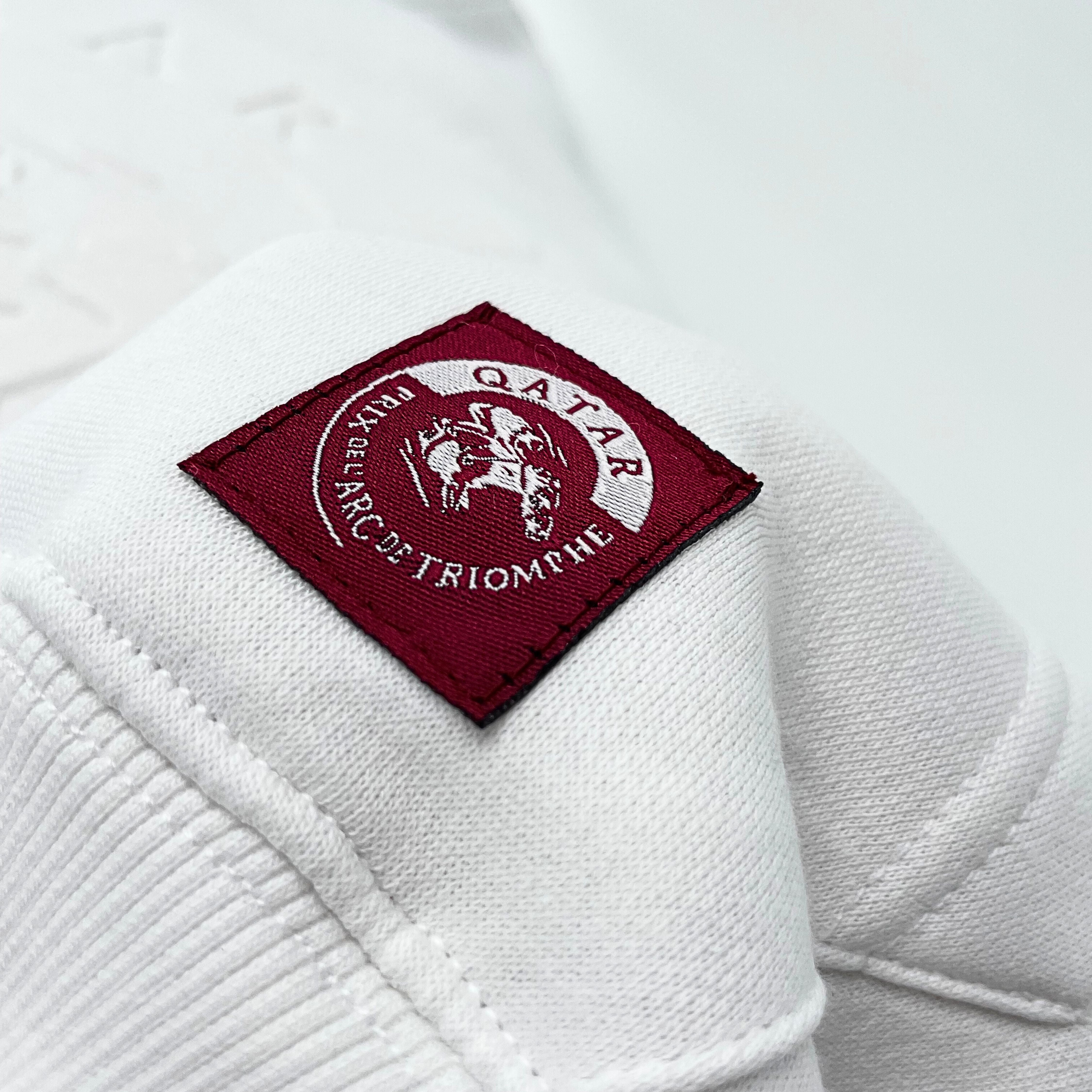 Sweat Qatar Prix de l'Arc de Triomphe Logo Relief Mixte Blanc