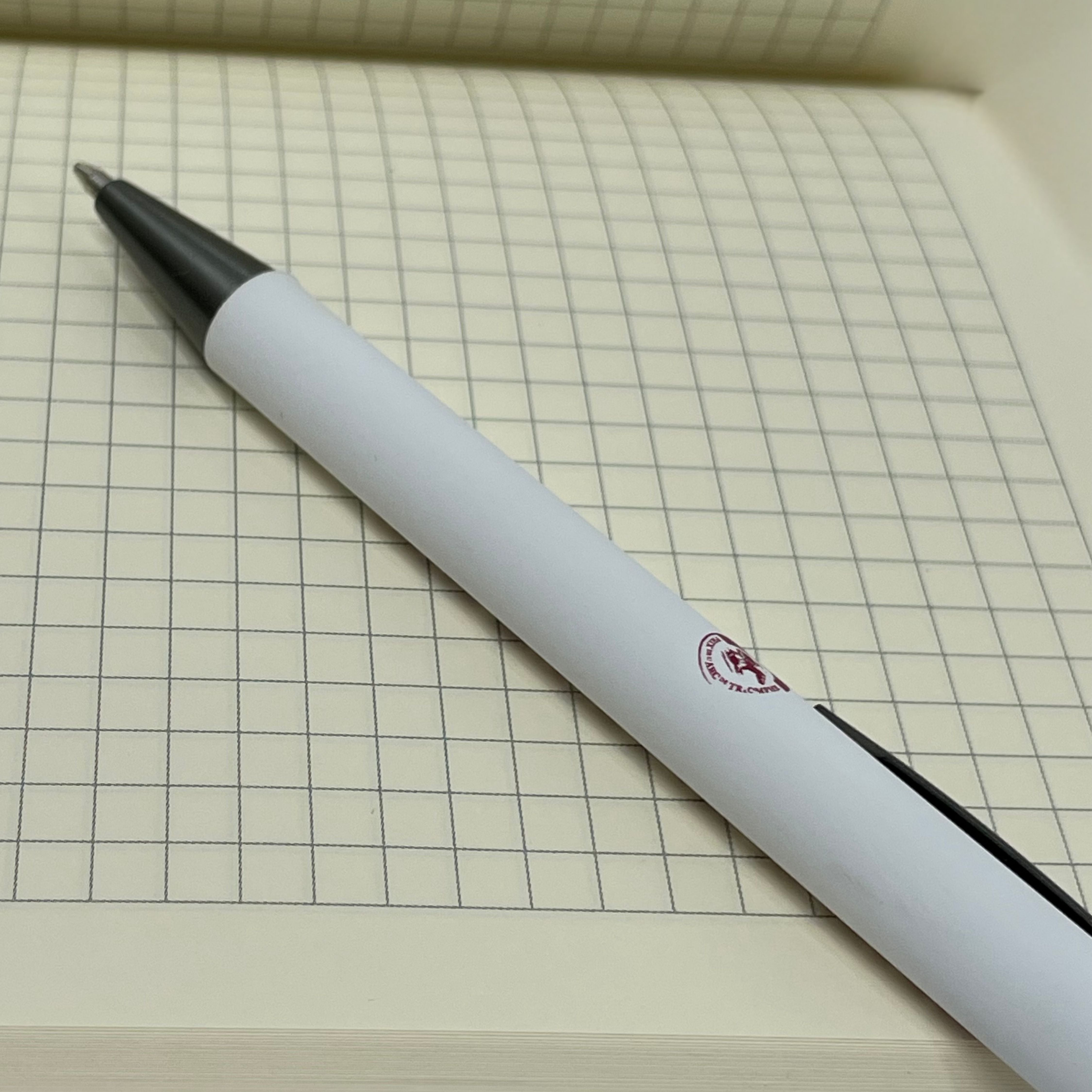 Stylo Qatar Prix de l'Arc de Triomphe Logo Blanc