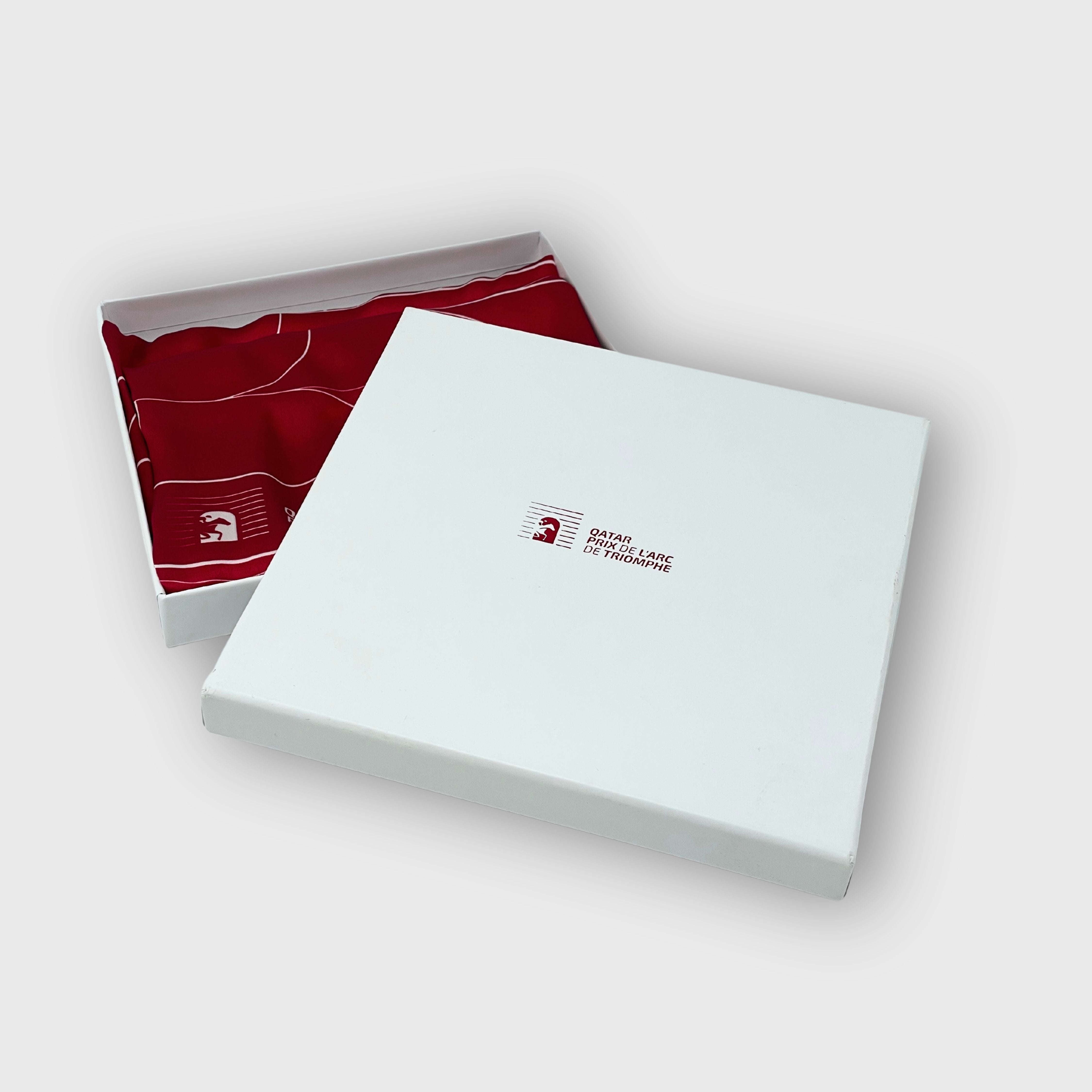 Foulard Qatar Prix de l'Arc de Triomphe 2023