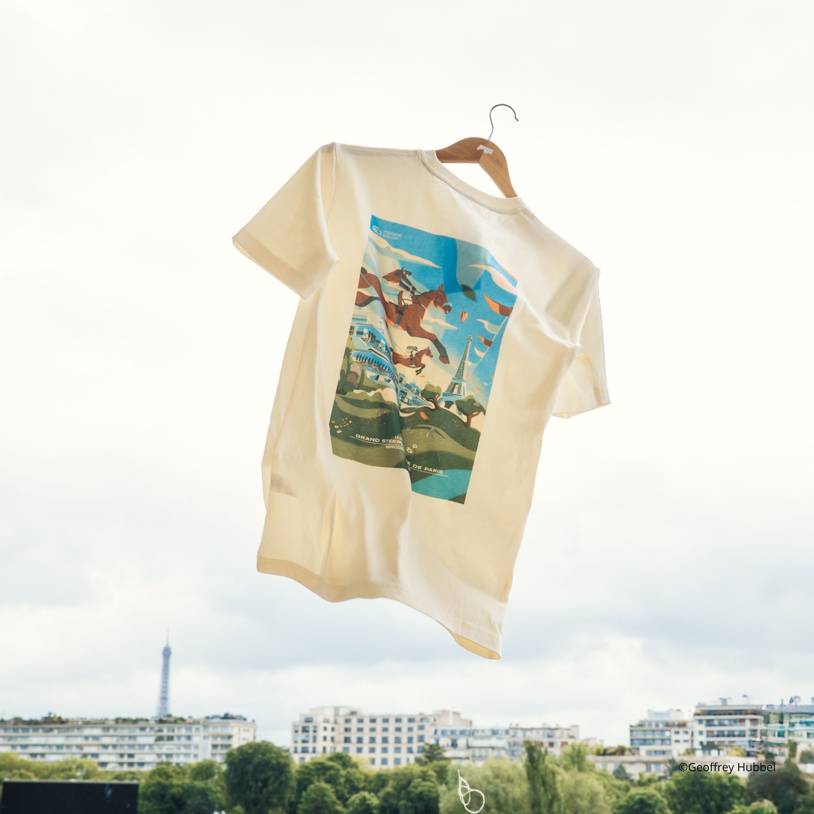 Tシャツ グラン・スティープルチェイス ポスター ベージュ ユニセックス